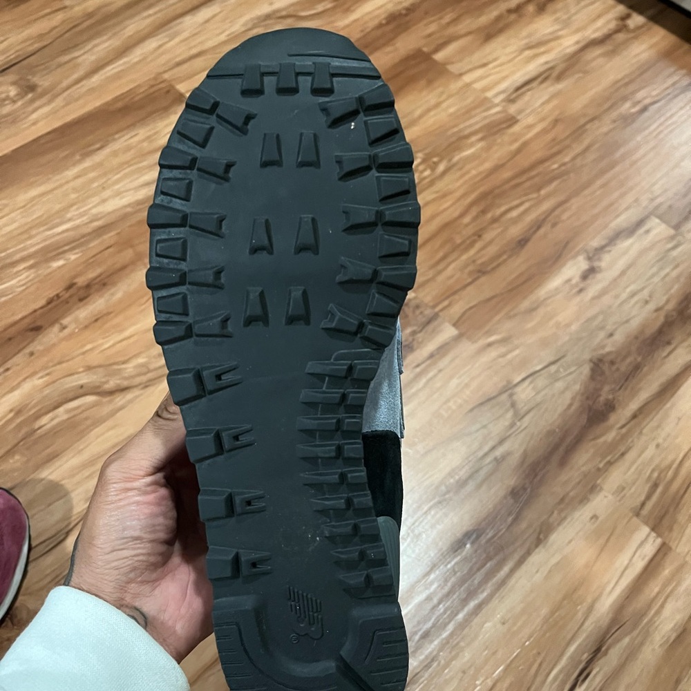 New Balance - Picture 4 of 8